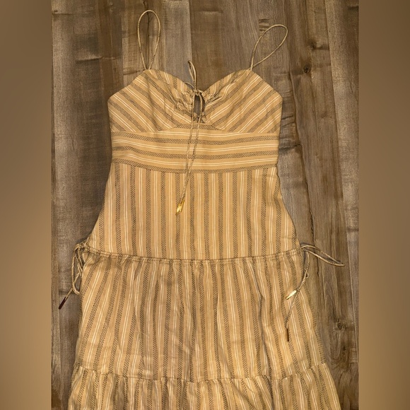 Elegant Tan Striped Maxi Dress - Picture 4 of 12